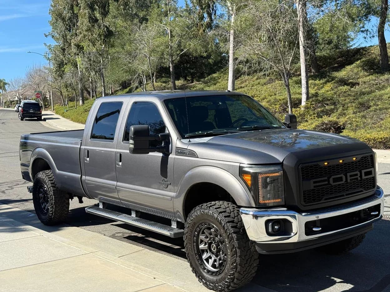 2012 Ford F-350 Super Duty Lariat, view 1
