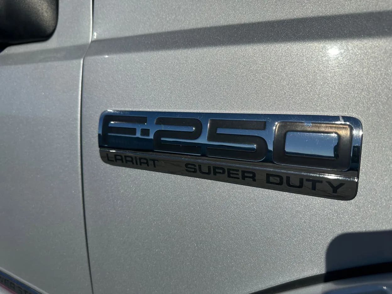 2006 Ford F-250 Super Duty Lariat, view