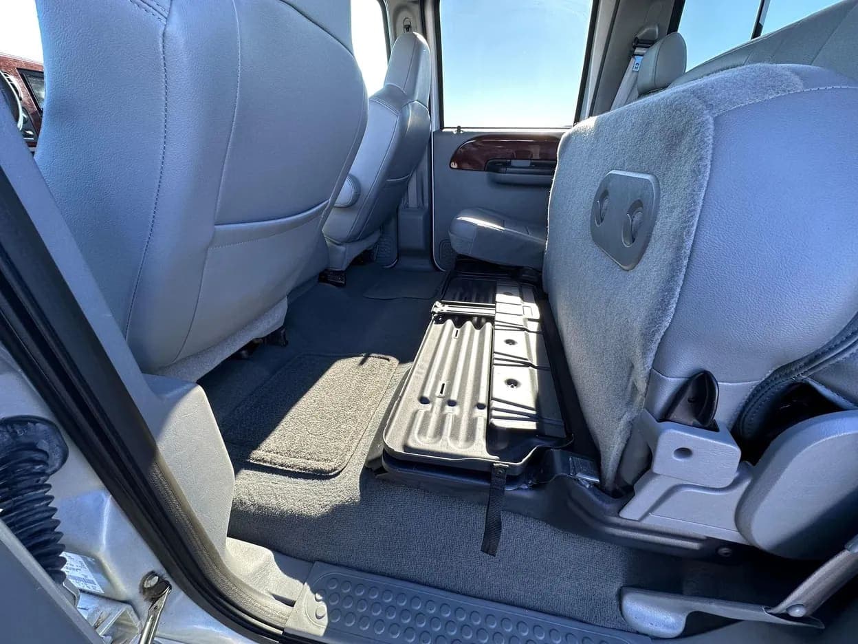 2006 Ford F-250 Super Duty Lariat, view
