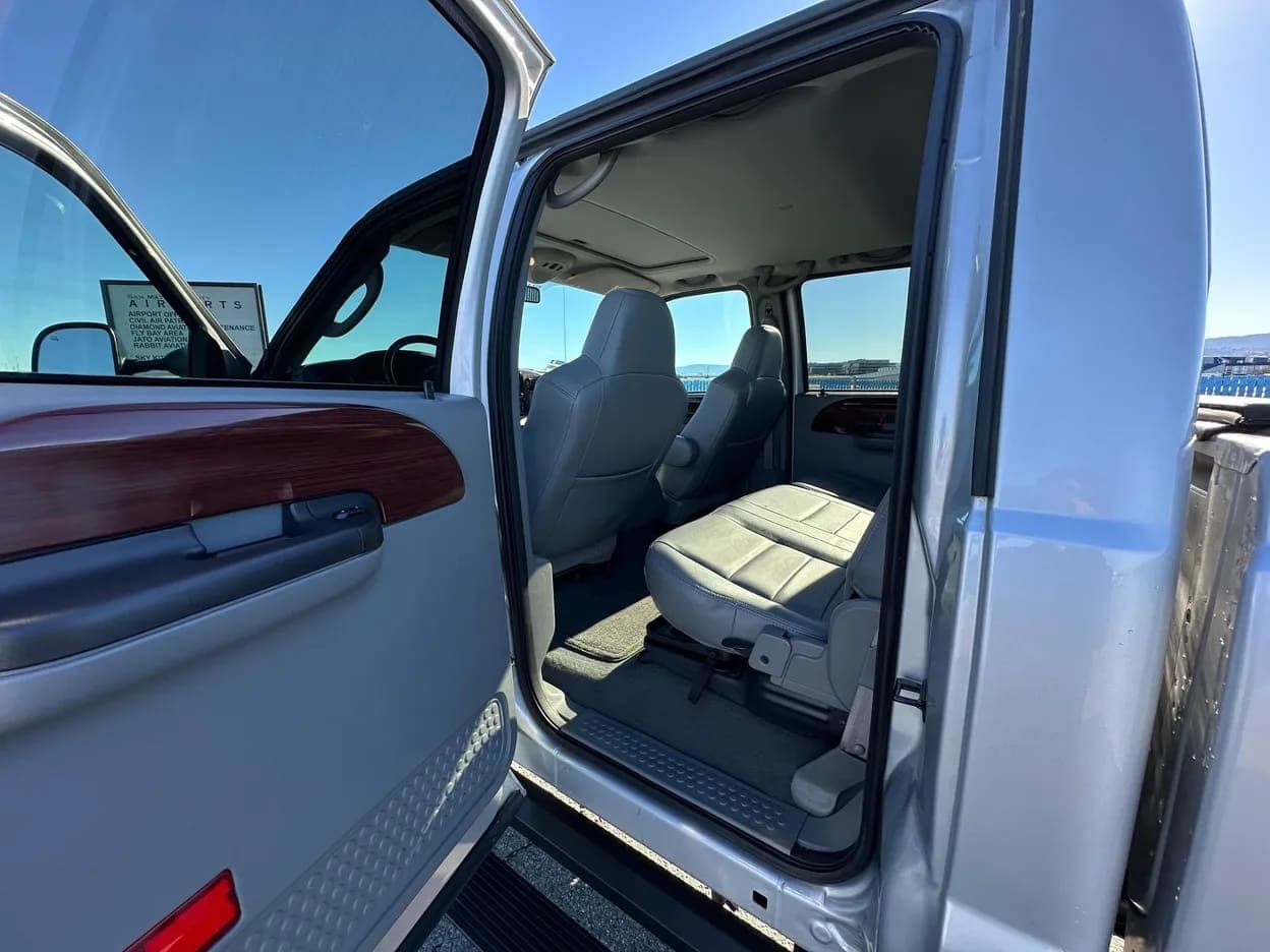 2006 Ford F-250 Super Duty Lariat, view