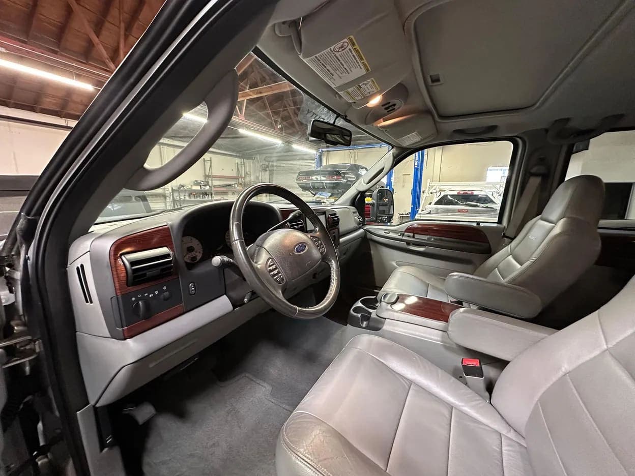 2006 Ford F-250 Super Duty Lariat, view