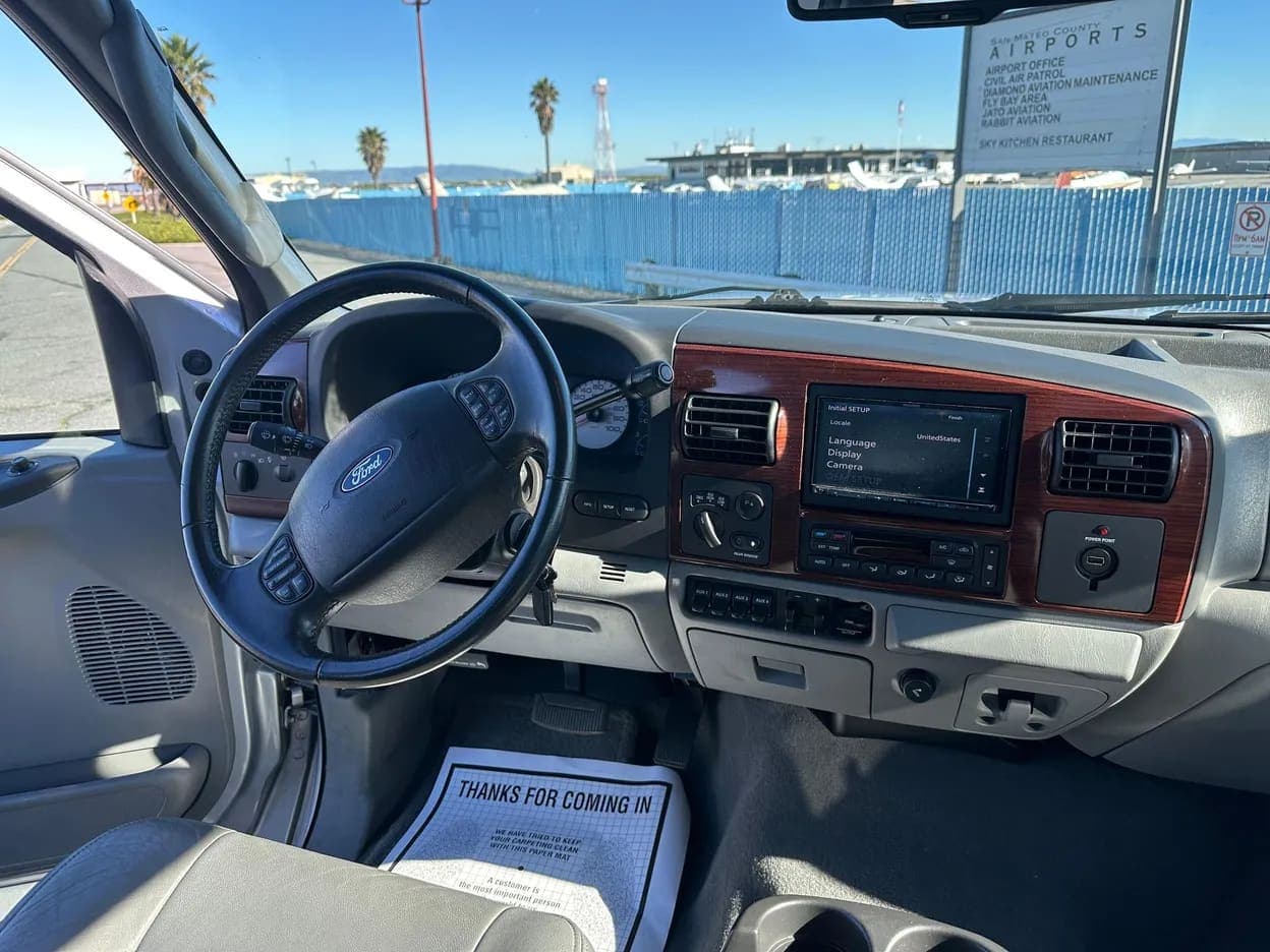 2006 Ford F-250 Super Duty Lariat, view
