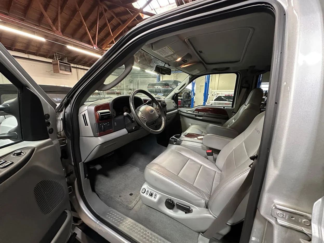 2006 Ford F-250 Super Duty Lariat, view