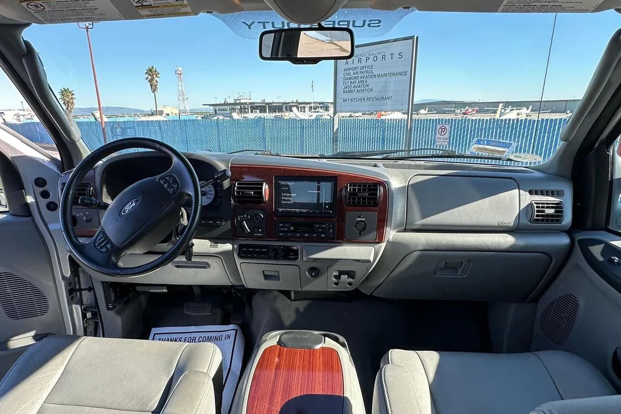 2006 Ford F-250 Super Duty Lariat, view