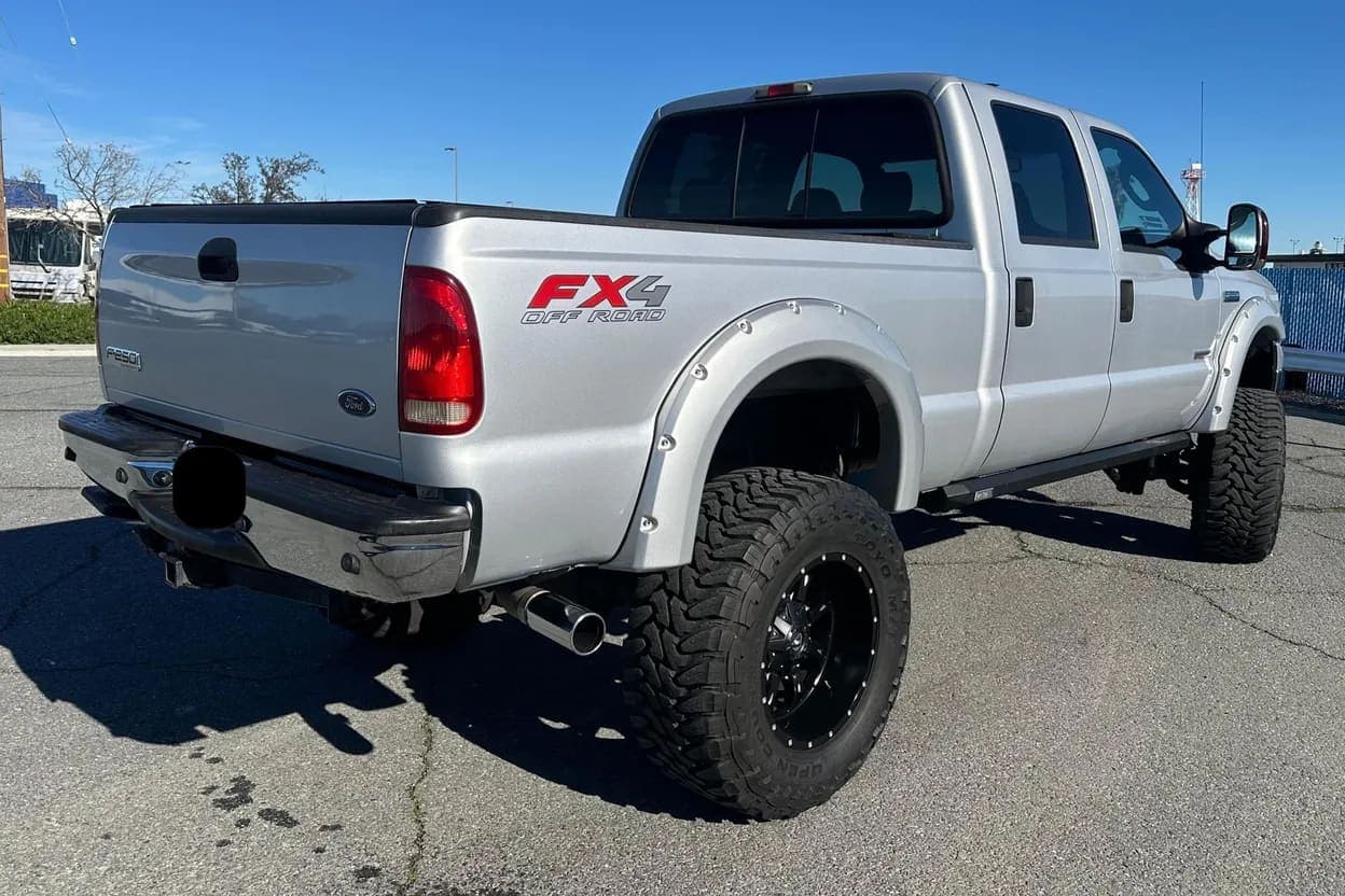 2006 Ford F-250 Super Duty Lariat, view