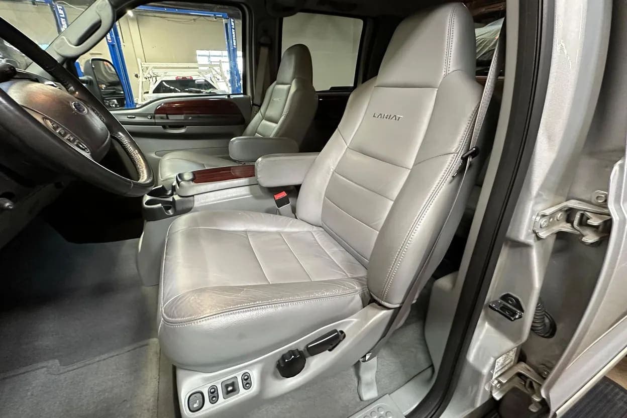 2006 Ford F-250 Super Duty Lariat, view