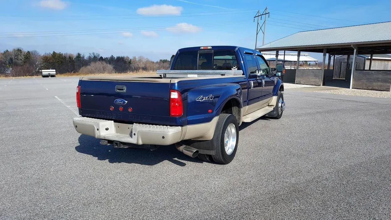 2008 Ford F-450 King Ranch, view