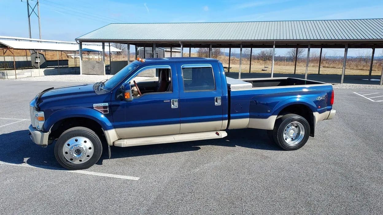 2008 Ford F-450 King Ranch, view