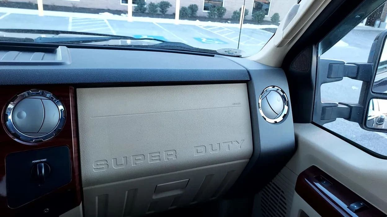 2008 Ford F-450 King Ranch, view