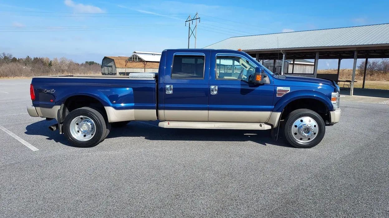 2008 Ford F-450 King Ranch, view
