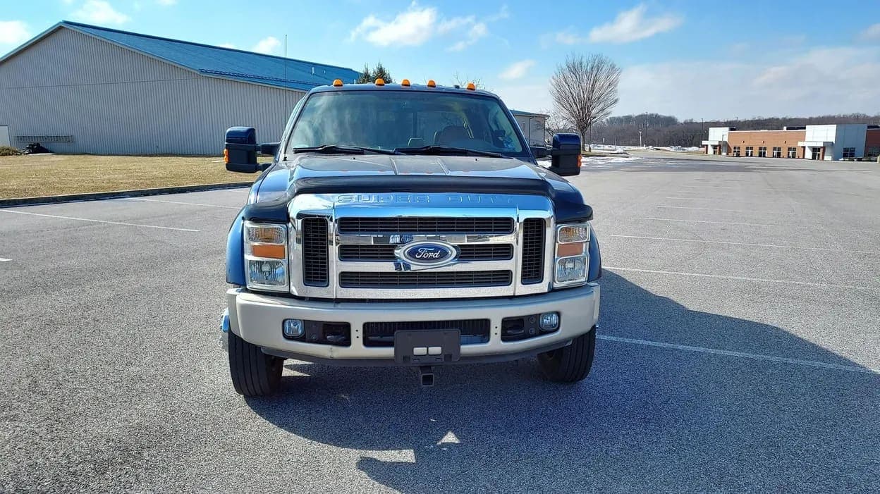 2008 Ford F-450 King Ranch, view