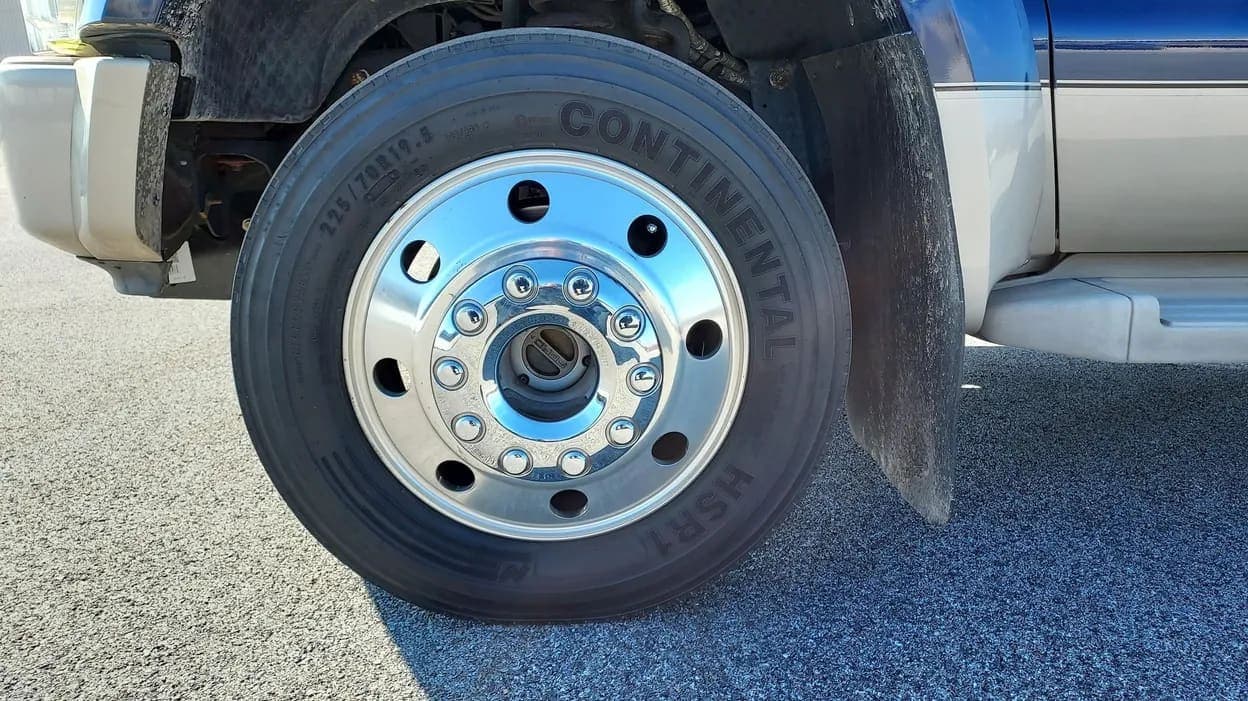 2008 Ford F-450 King Ranch, view