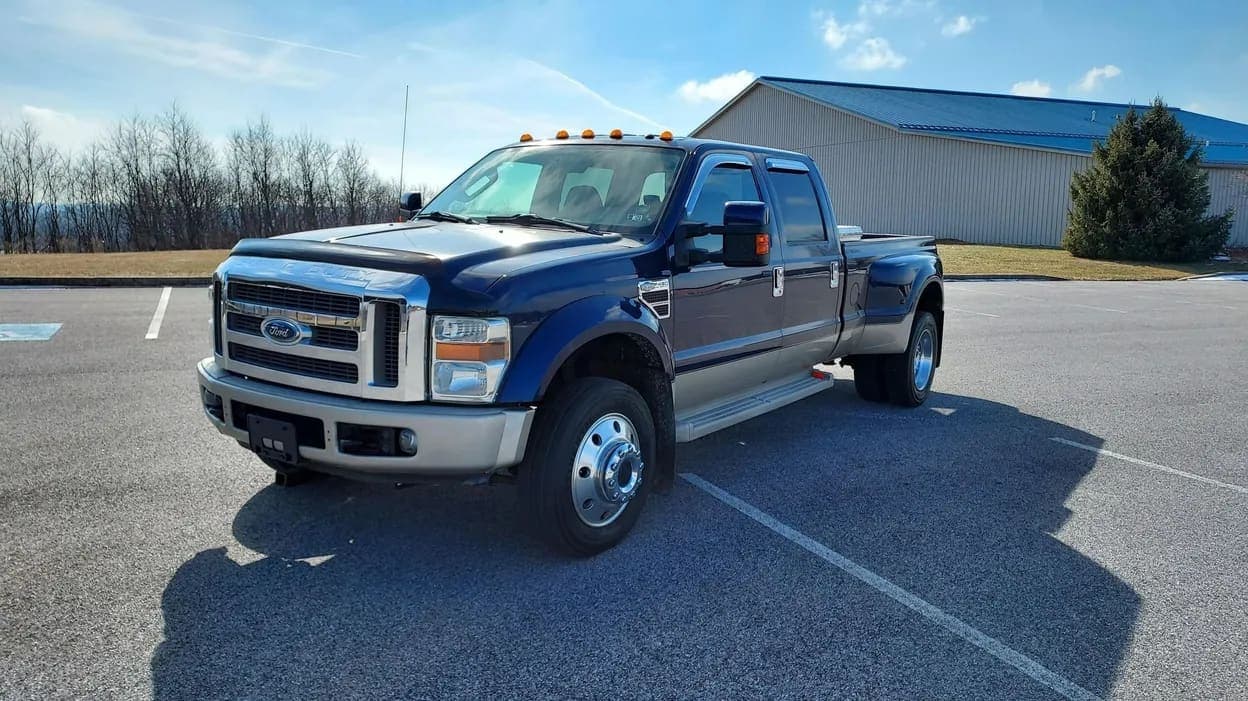2008 Ford F-450 King Ranch, view