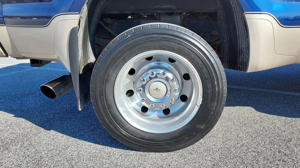 2008 Ford F-450 King Ranch, view
