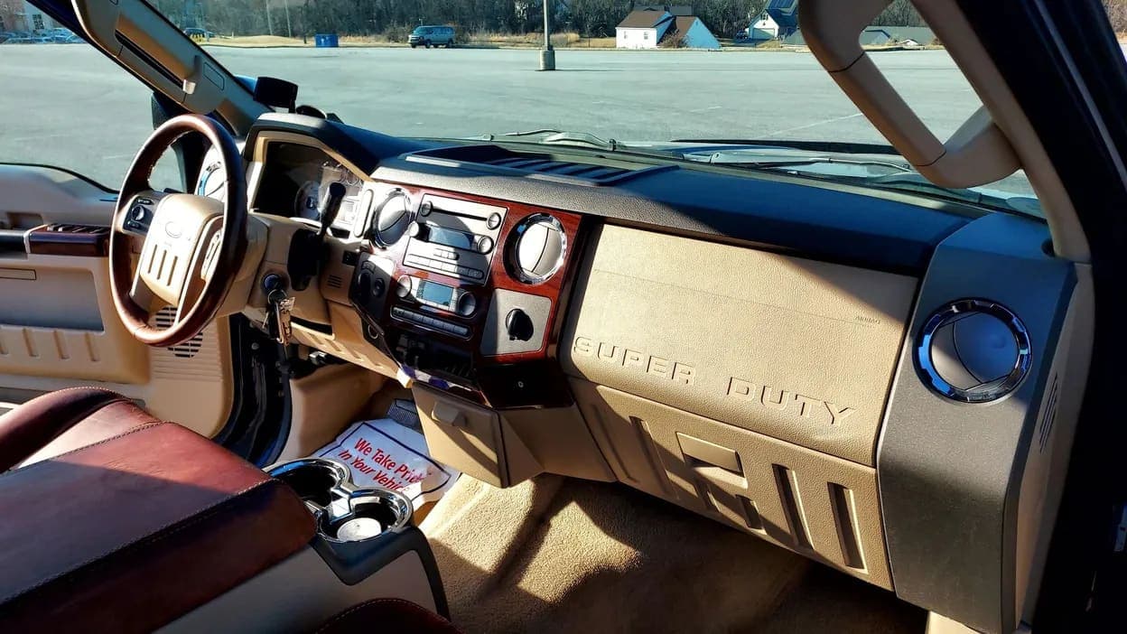 2008 Ford F-450 King Ranch, view