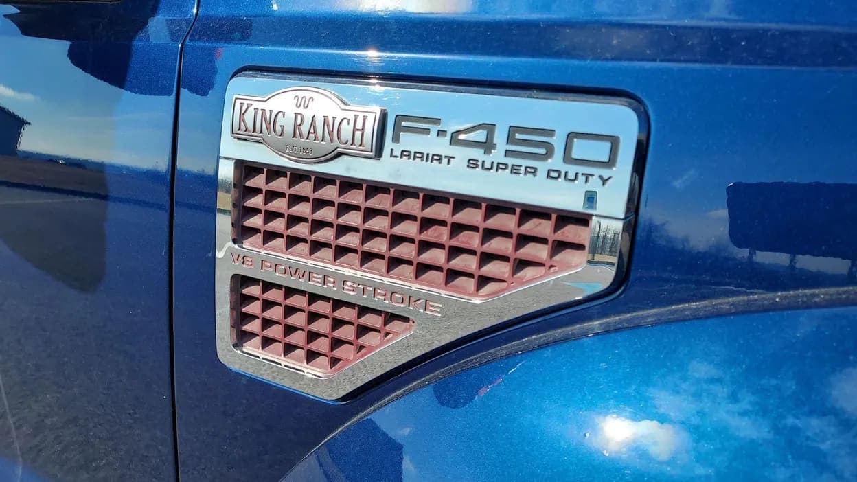2008 Ford F-450 King Ranch, view