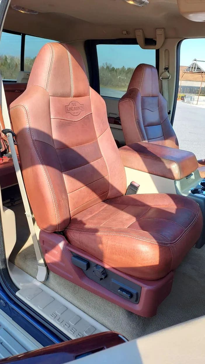 2008 Ford F-450 King Ranch, view