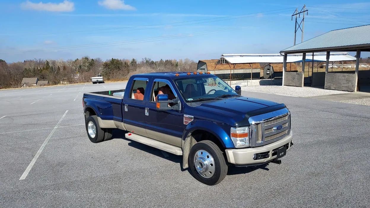 2008 Ford F-450 King Ranch, view