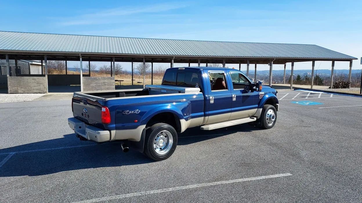 2008 Ford F-450 King Ranch, view