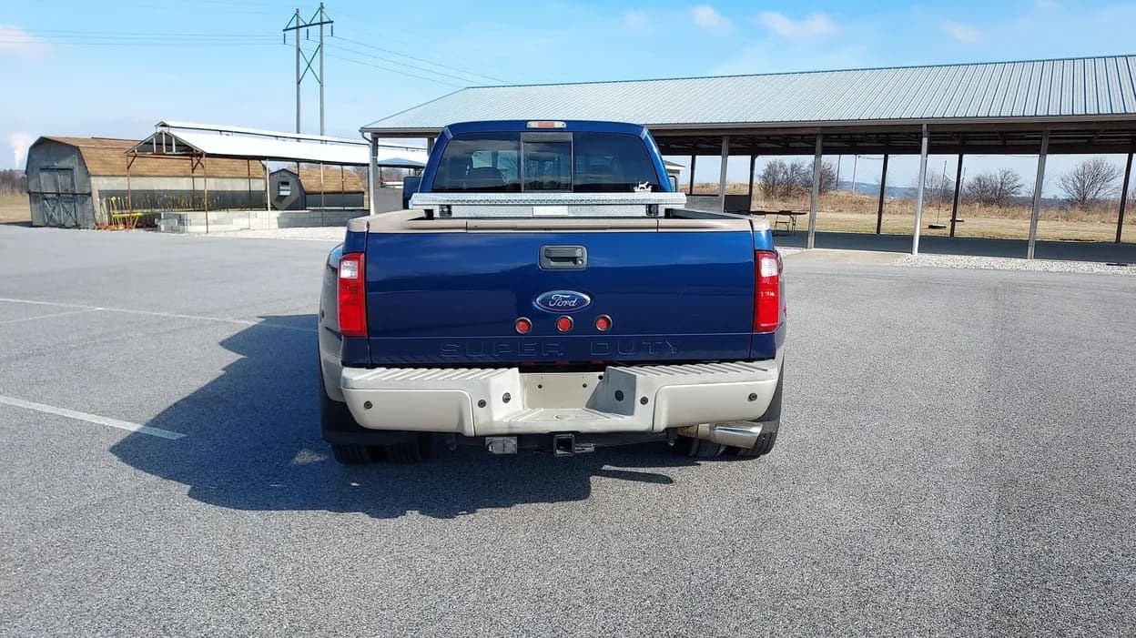 2008 Ford F-450 King Ranch, view