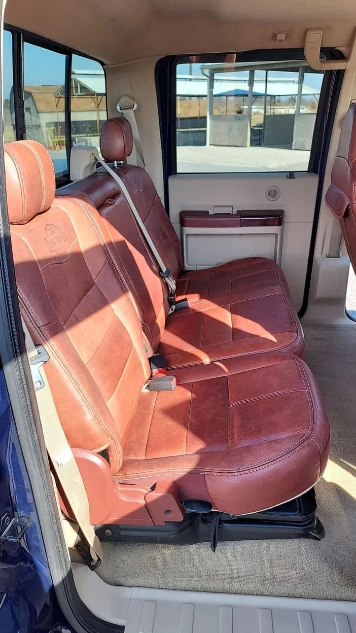2008 Ford F-450 King Ranch, view
