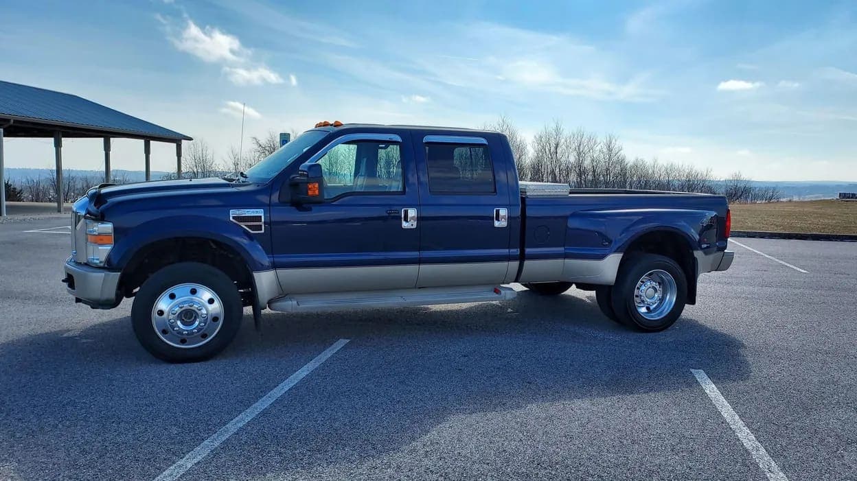 2008 Ford F-450 King Ranch, view