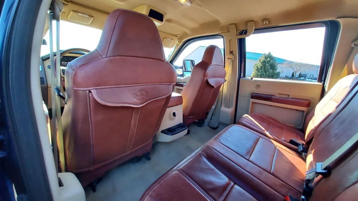 2008 Ford F-450 King Ranch, view