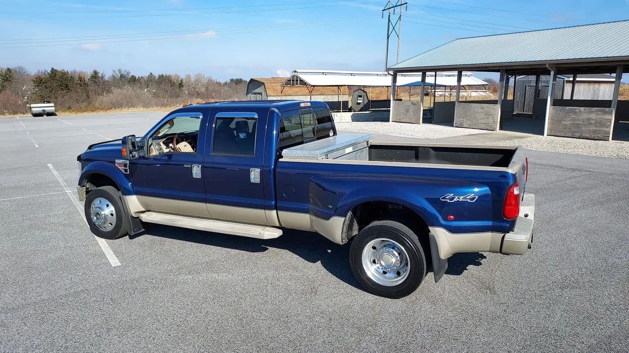 2008 Ford F-450 King Ranch, view