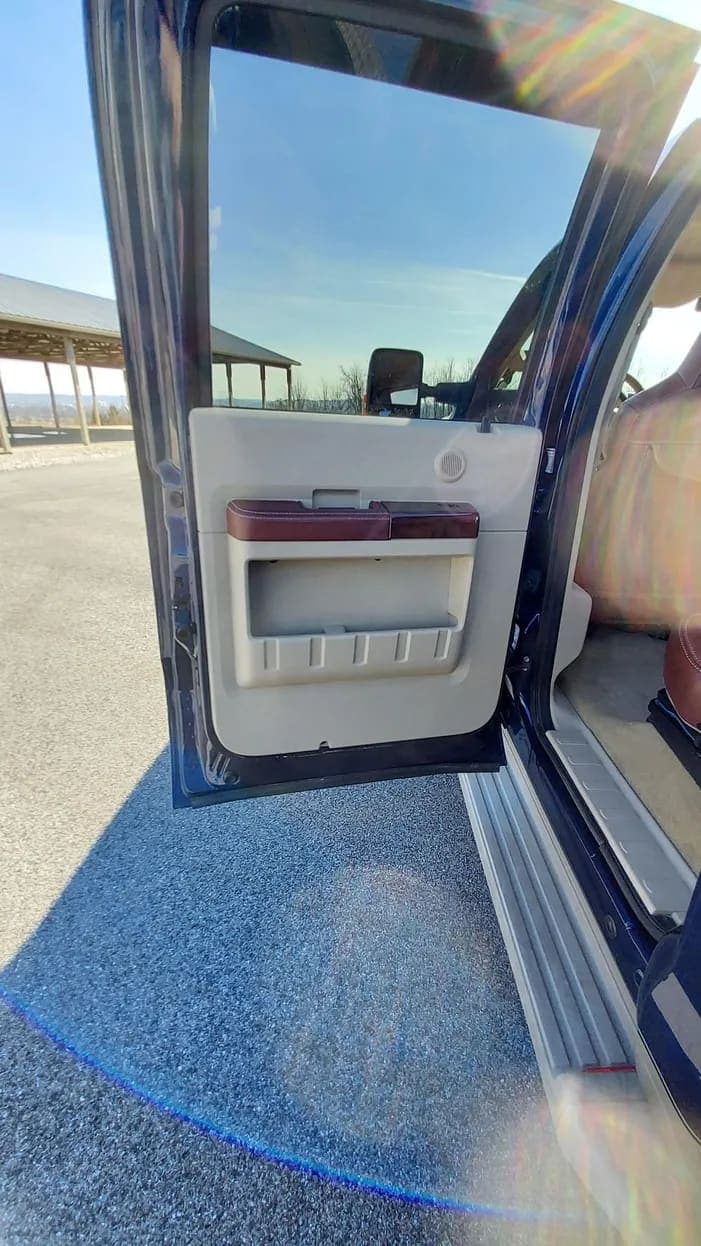 2008 Ford F-450 King Ranch, view