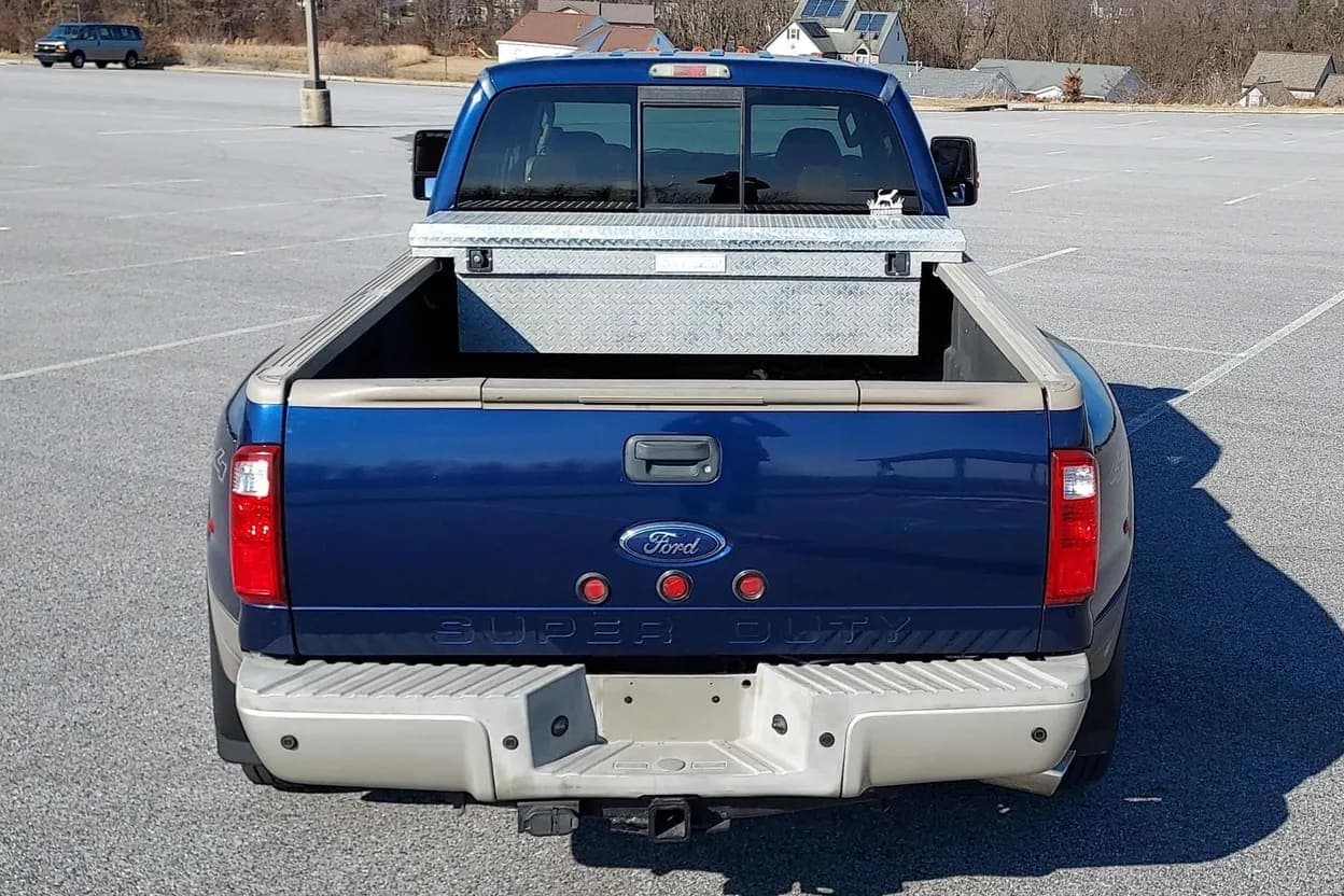 2008 Ford F-450 King Ranch, view