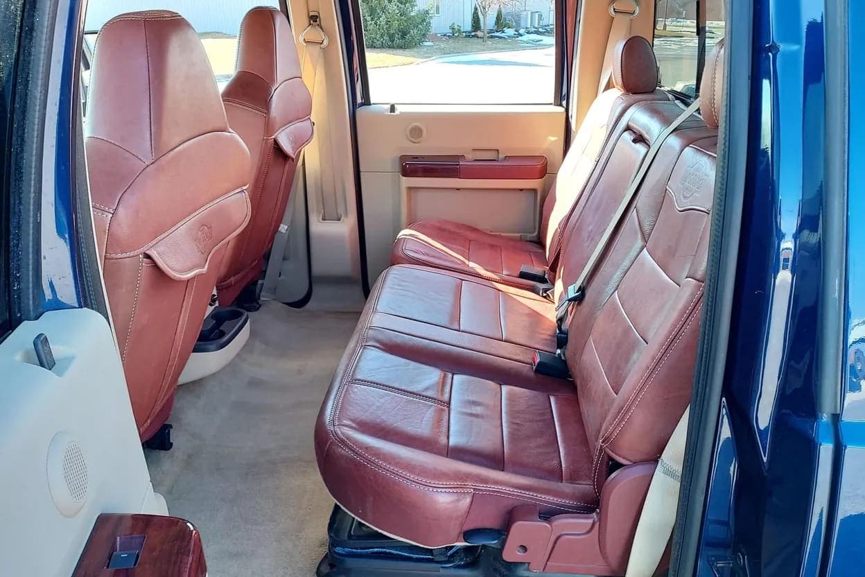 2008 Ford F-450 King Ranch, view