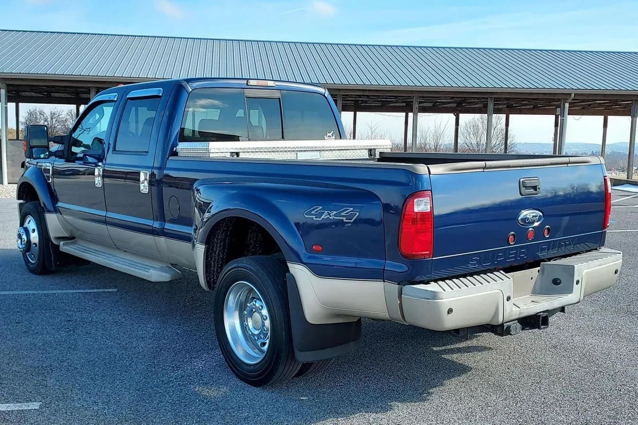 2008 Ford F-450 King Ranch, view
