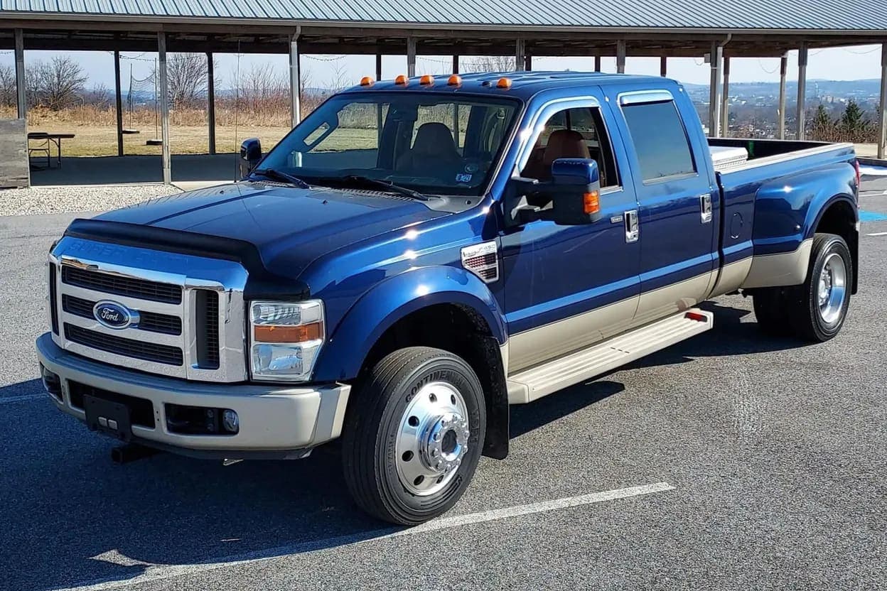 2008 Ford F-450 King Ranch, view