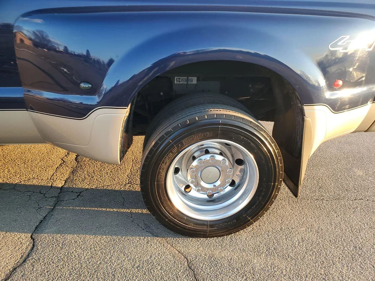 2008 Ford F-450 King Ranch, view
