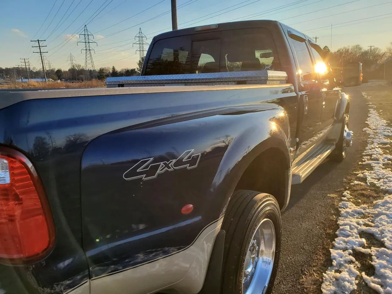 2008 Ford F-450 King Ranch, view