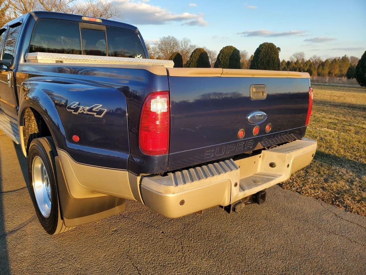 2008 Ford F-450 King Ranch, view