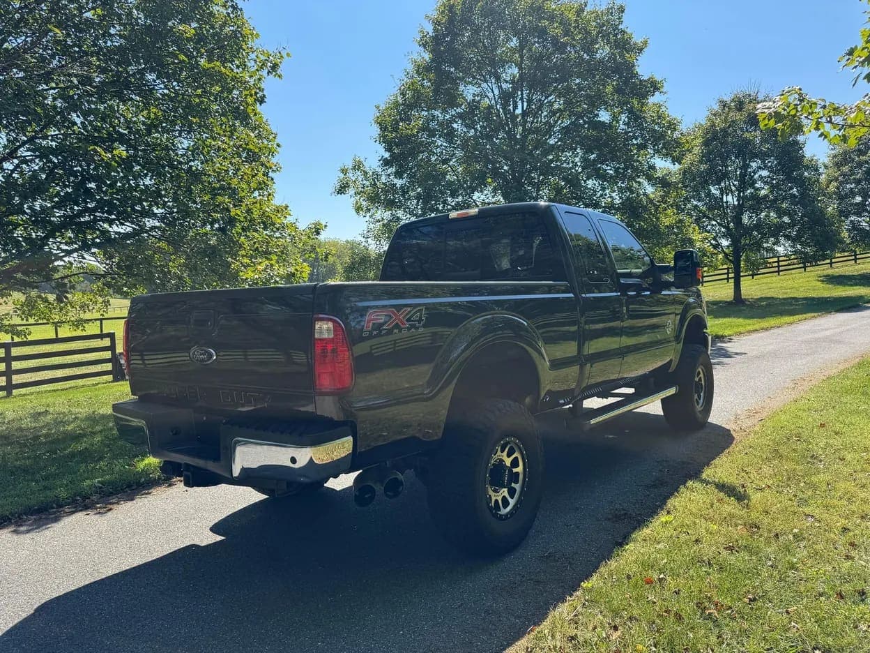 2012 Ford F-250 Super Duty Lariat, view