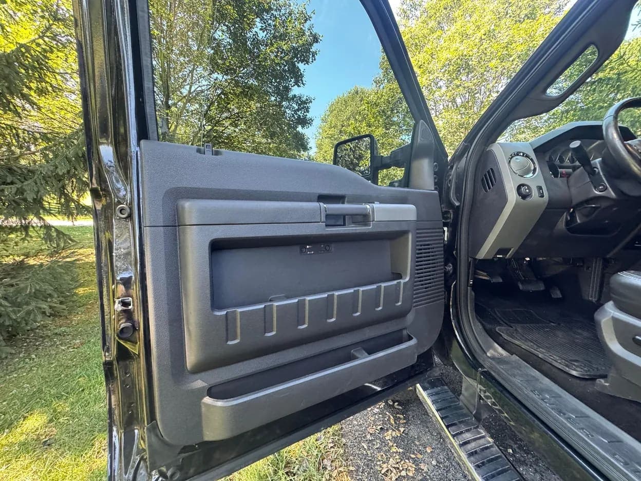 2012 Ford F-250 Super Duty Lariat, view