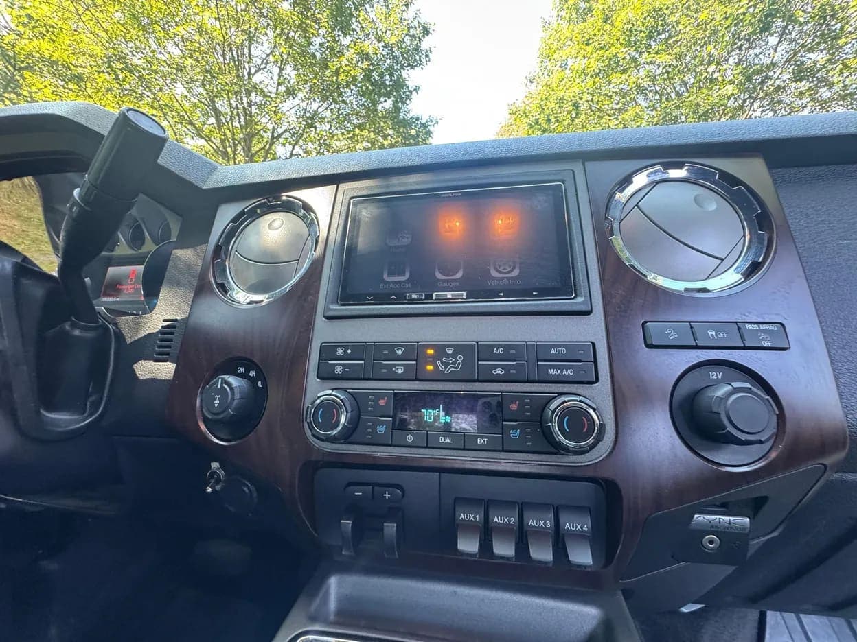 2012 Ford F-250 Super Duty Lariat, view