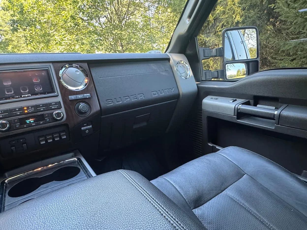 2012 Ford F-250 Super Duty Lariat, view