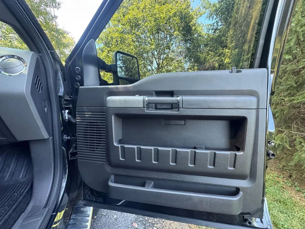 2012 Ford F-250 Super Duty Lariat, view