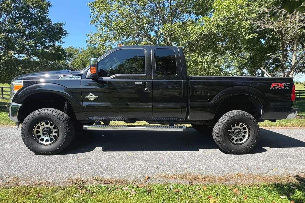 2012 Ford F-250 Super Duty Lariat, view