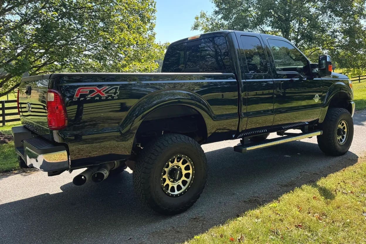 2012 Ford F-250 Super Duty Lariat, view