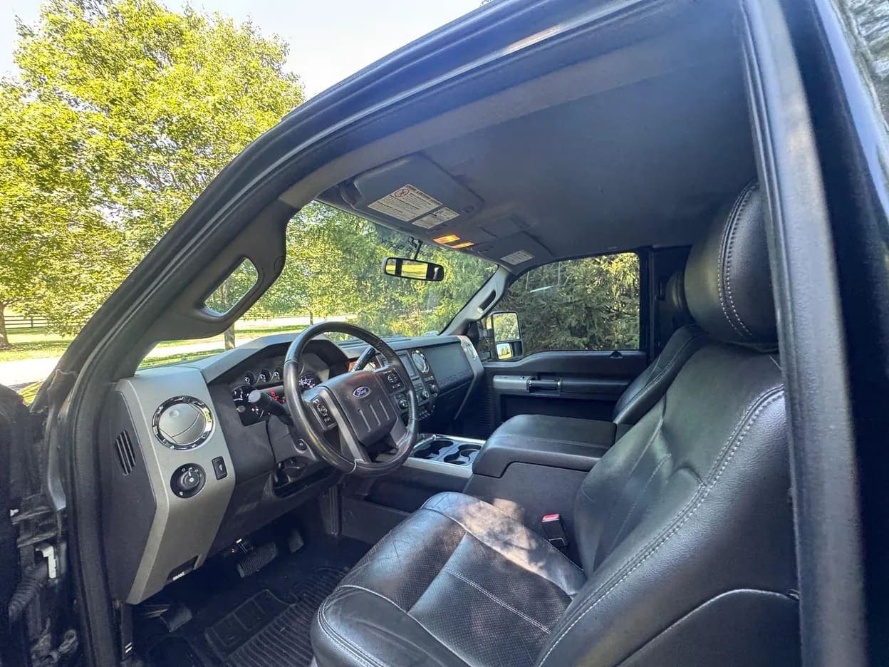 2012 Ford F-250 Super Duty Lariat, view