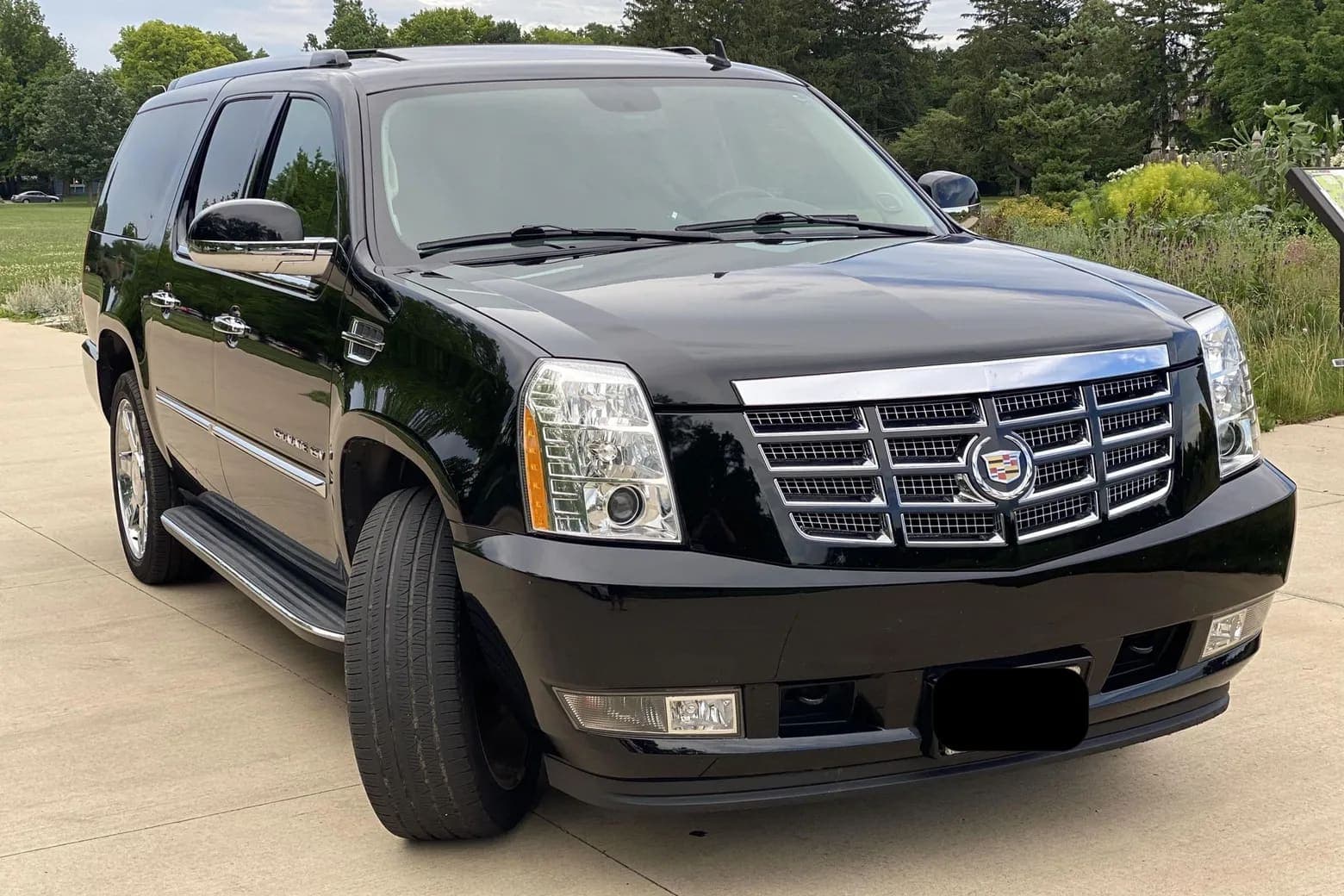 2013 Cadillac Escalade ESV exterior