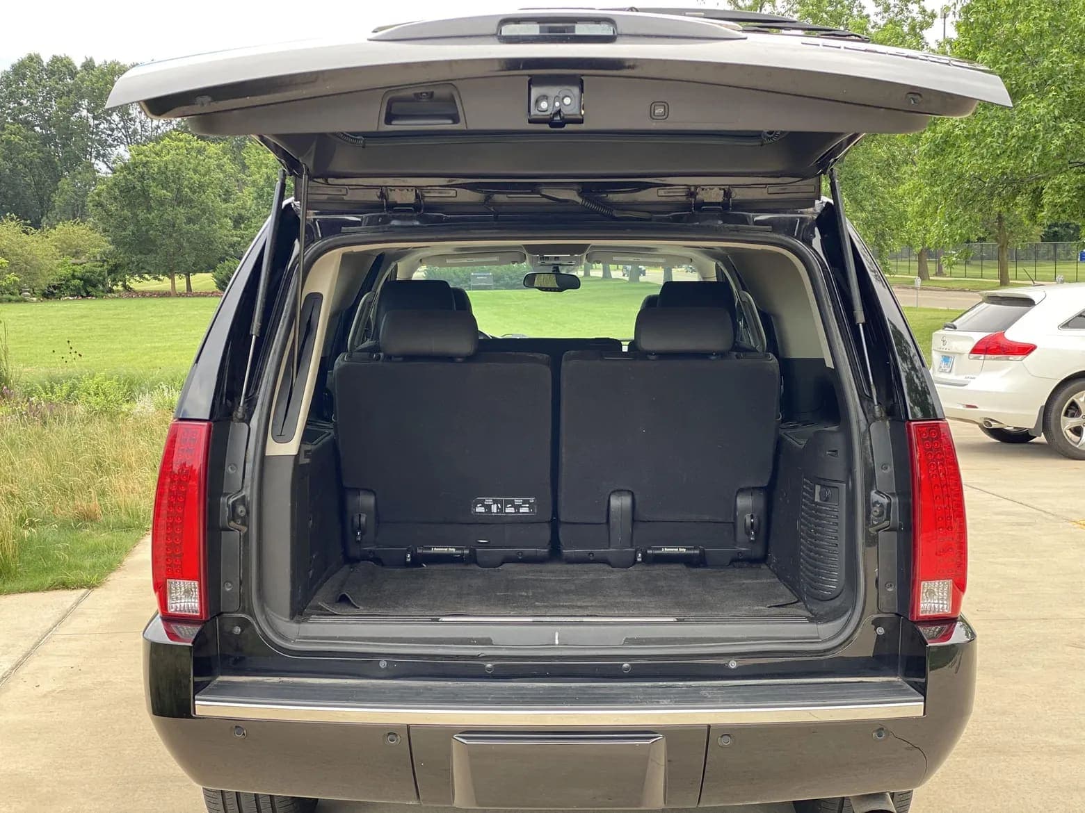 2013 Cadillac Escalade ESV, view
