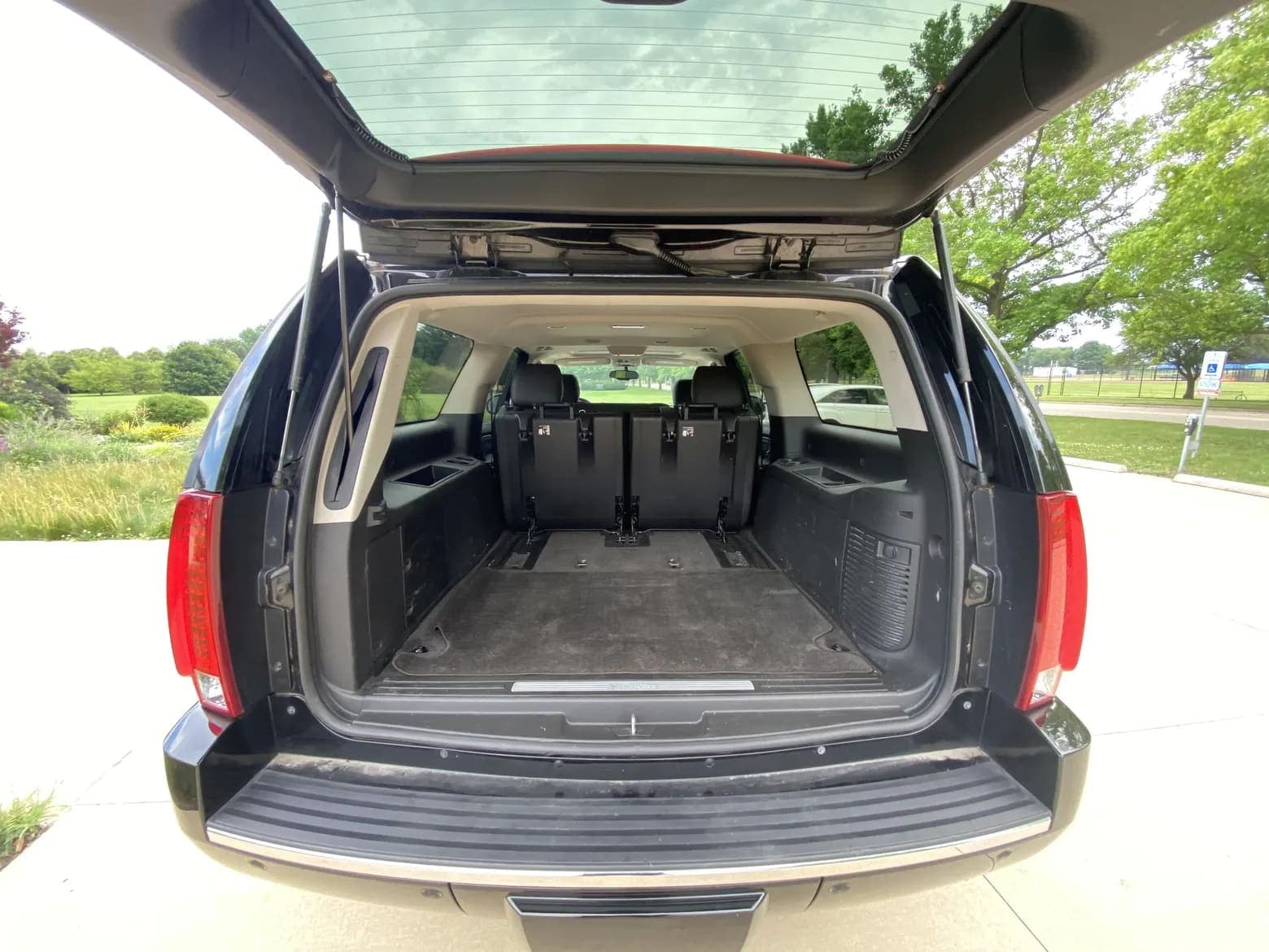 2013 Cadillac Escalade ESV, view