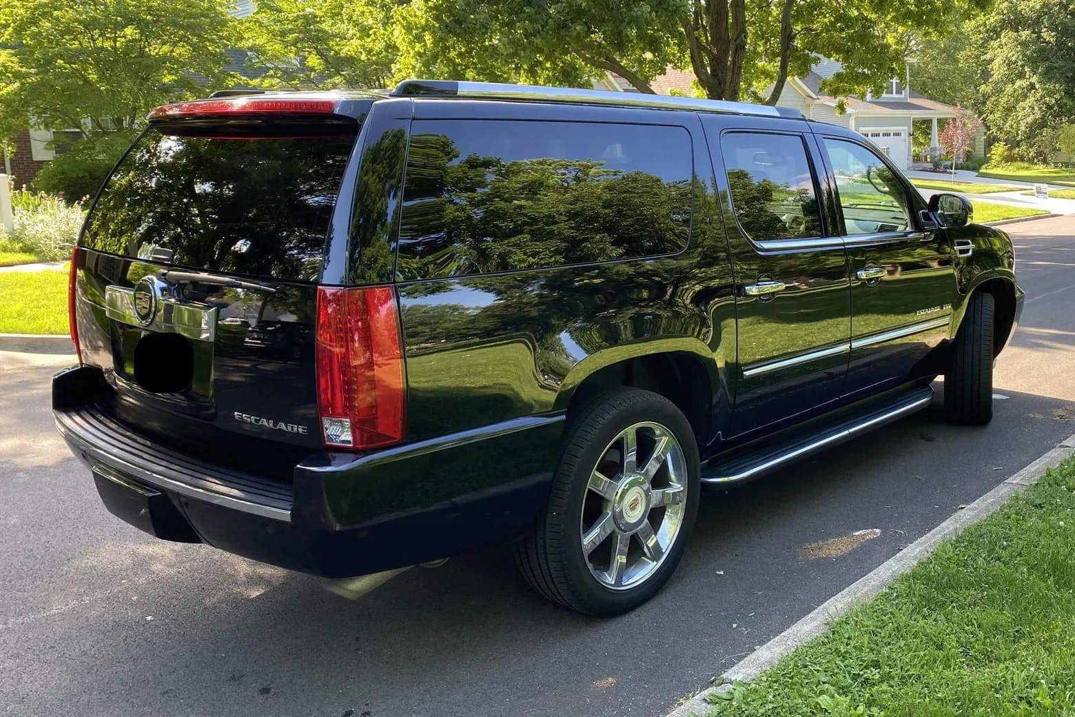 2013 Cadillac Escalade ESV, view