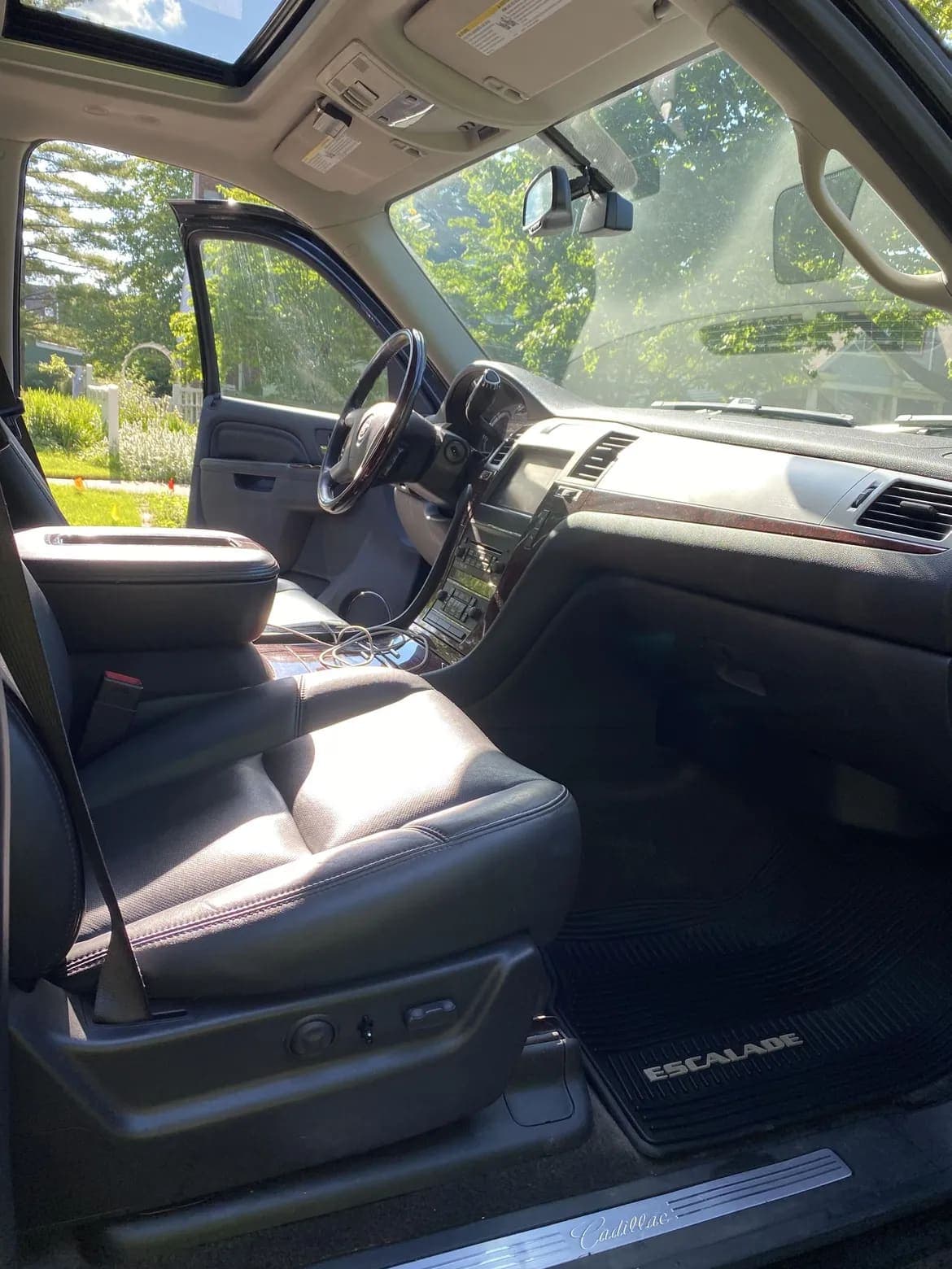 2013 Cadillac Escalade ESV, view