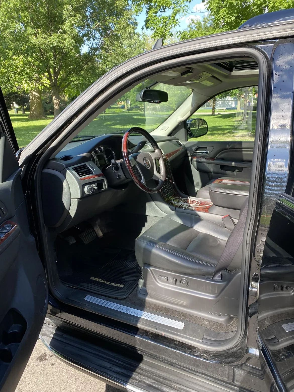 2013 Cadillac Escalade ESV, view